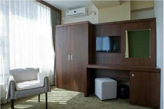 Хостелы Hotel Royale Галац Двухместный номер с 1 кроватью или 2 отдельными кроватями-14